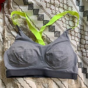 Victoria’s Secret Sports Bra 32B